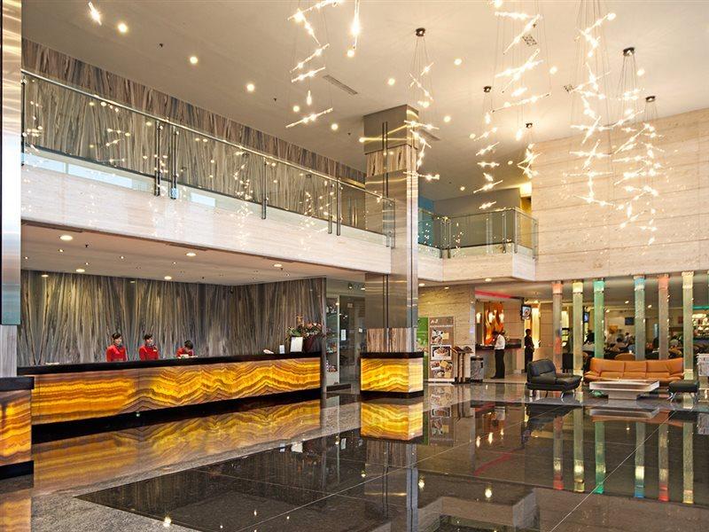 Fm7 Resort Hotel - Jakarta Airport Тангеранг Экстерьер фото